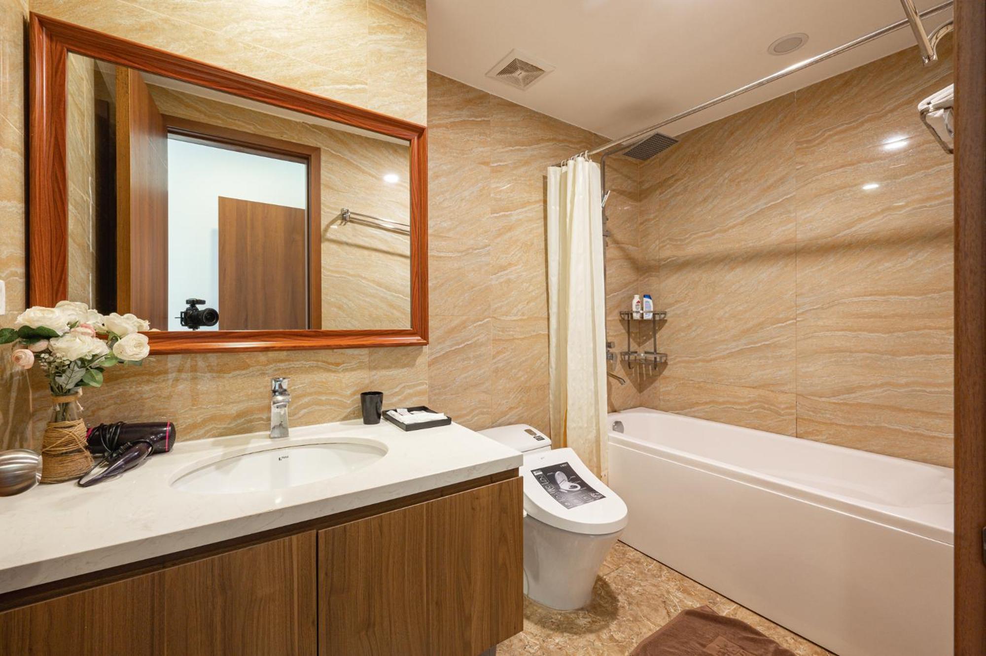 Luxe Paradise Suites Tay Ho Hanoï Extérieur photo
